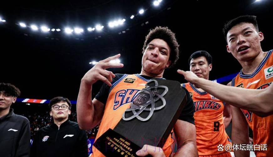 CBA最新消息！顶级大外援加盟北京首钢，上海男篮主力外援受伤